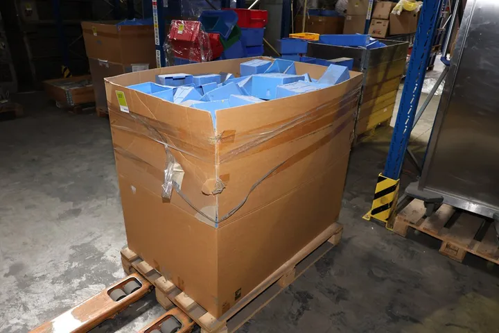 Konvolut Lagerboxen ohne Palette